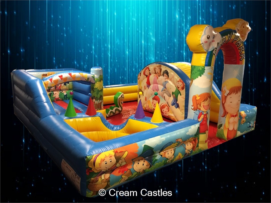 Inflatable soft play park
