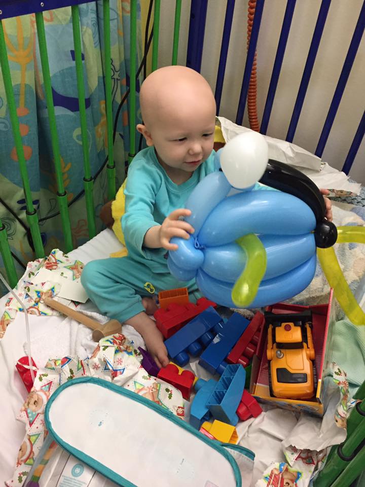 Sheffield children’s hospital Christmas party balloon modelling